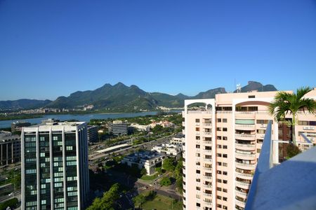 Apartamento à venda com 251m², 3 quartos e 2 vagas Apartamento à venda com 251m², 3 quartos e 2 vagasVista do Terraço