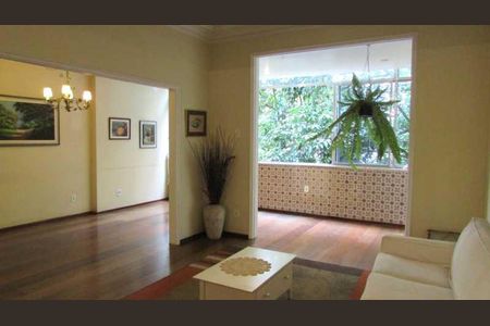 Apartamento à venda com 157m², 3 quartos e 1 vaga