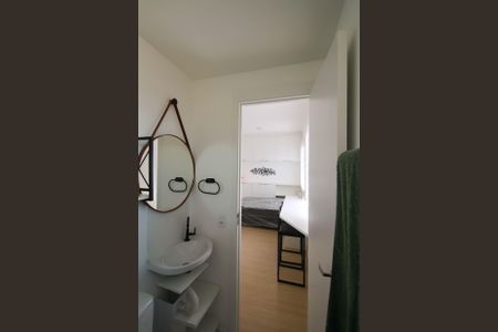 Banheiro de kitnet/studio para alugar com 0 quarto, 19m² em Vila Ema, São Paulo