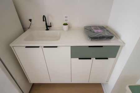 Cozinha de kitnet/studio para alugar com 0 quarto, 19m² em Vila Ema, São Paulo