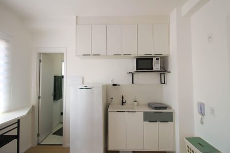 Cozinha de kitnet/studio para alugar com 0 quarto, 19m² em Vila Ema, São Paulo