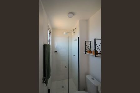 Banheiro de kitnet/studio para alugar com 0 quarto, 19m² em Vila Ema, São Paulo