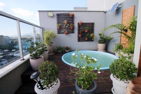 Apartamento à venda com 118m², 3 quartos e 2 vagasPiscina