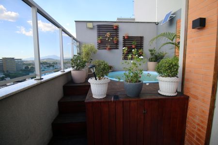 Apartamento à venda com 118m², 3 quartos e 2 vagasPiscina