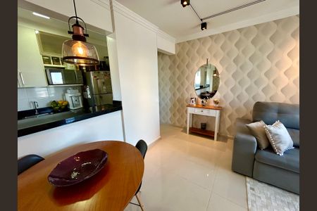 Sala de apartamento para alugar com 2 quartos, 57m² em Vila das Palmeiras, Guarulhos
