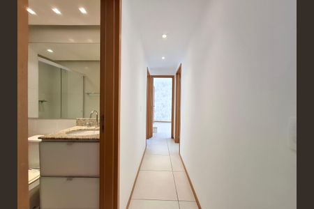 Apartamento à venda com 100m², 3 quartos e 2 vagasCorredor