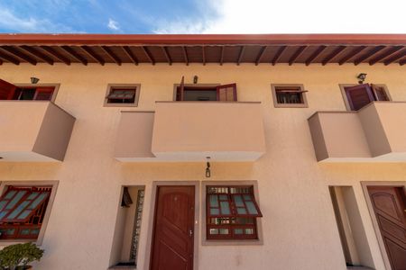 Casa de condomínio para alugar com 140m², 3 quartos e 3 vagasFachada da Casa