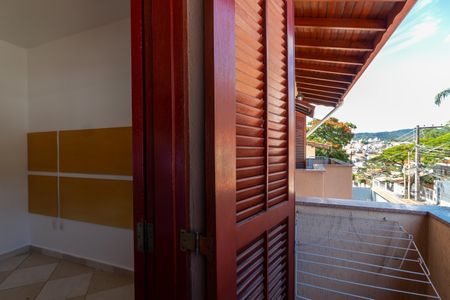 Casa de condomínio para alugar com 140m², 3 quartos e 3 vagasVaranda da Suíte
