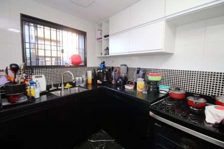 Apartamento para alugar com 184m², 2 quartos e sem vagaCozinha