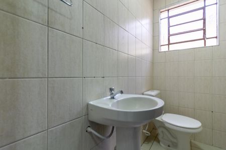 Casa para alugar com 110m², 2 quartos e 2 vagasBanheiro Social