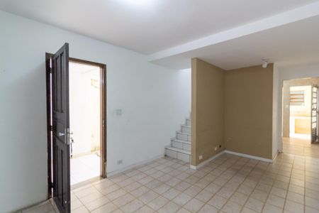 Sala de casa para alugar com 2 quartos, 110m² em Vila do Castelo, São Paulo