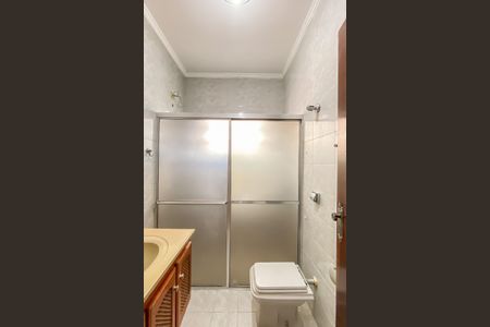 Casa à venda com 194m², 4 quartos e 2 vagas Casa à venda com 194m², 4 quartos e 2 vagasBanheiro