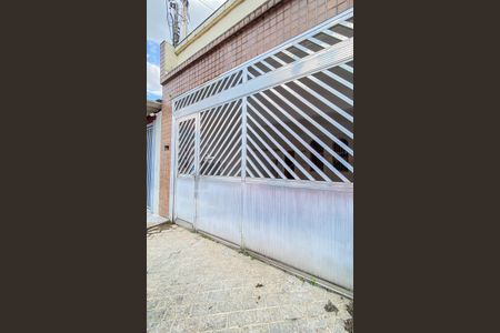 Casa à venda com 194m², 4 quartos e 2 vagas Casa à venda com 194m², 4 quartos e 2 vagasFachada