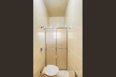 Casa à venda com 194m², 4 quartos e 2 vagas Casa à venda com 194m², 4 quartos e 2 vagasBanheiro