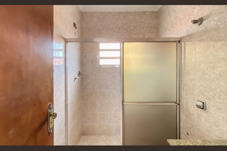 Casa à venda com 194m², 4 quartos e 2 vagas Casa à venda com 194m², 4 quartos e 2 vagasBanheiro da Suíte