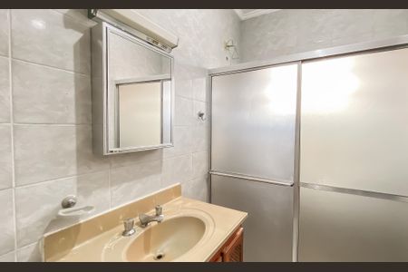 Casa à venda com 194m², 4 quartos e 2 vagas Casa à venda com 194m², 4 quartos e 2 vagasBanheiro