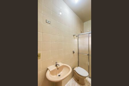 Casa à venda com 194m², 4 quartos e 2 vagas Casa à venda com 194m², 4 quartos e 2 vagasBanheiro