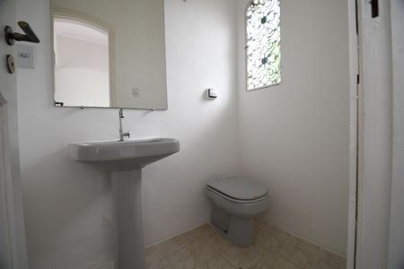 Casa para alugar com 604m², 3 quartos e 6 vagasLavabo