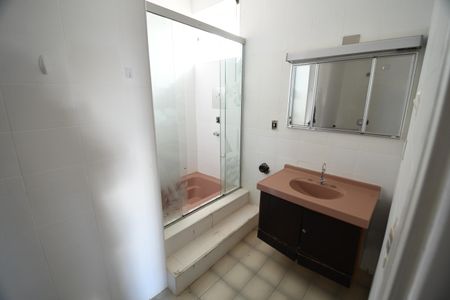 Casa para alugar com 604m², 3 quartos e 6 vagasBanheiro Suíte