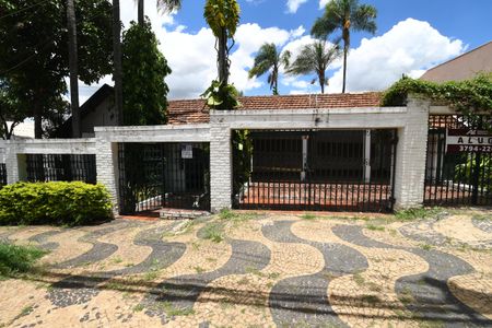 Casa para alugar com 604m², 3 quartos e 6 vagasFachada / Placa