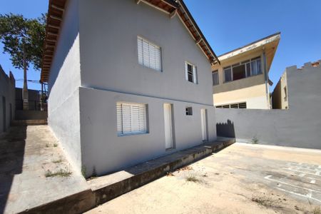Casa à venda com 104m², 2 quartos e 1 vaga Casa à venda com 104m², 2 quartos e 1 vagaQuintal