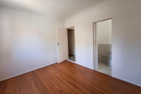 Casa à venda com 104m², 2 quartos e 1 vaga Casa à venda com 104m², 2 quartos e 1 vagaQuarto Suíte