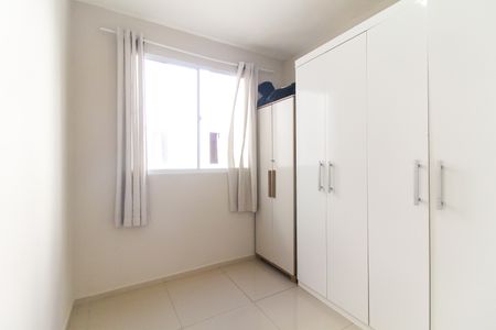 Quarto 1 de apartamento para alugar com 2 quartos, 38m² em Jardim das Oliveiras, Itaquaquecetuba