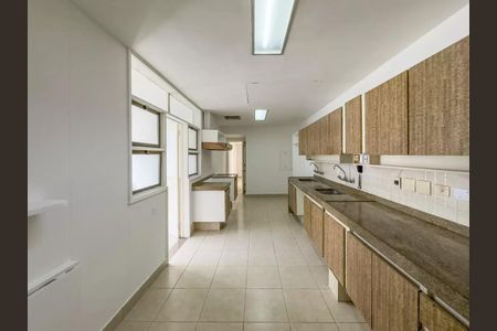 Apartamento à venda com 270m², 3 quartos e 2 vagas