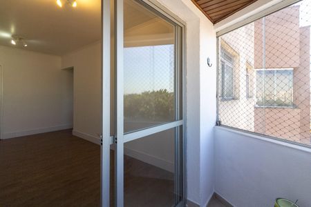 Apartamento para alugar com 64m², 3 quartos e 1 vagaVaranda