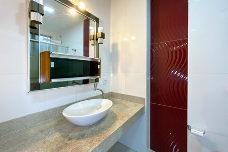 Apartamento para alugar com 170m², 4 quartos e 3 vagas Apartamento para alugar com 170m², 4 quartos e 3 vagasBanheiro da Suíte 1