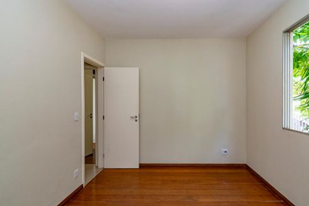 Apartamento à venda com 170m², 4 quartos e 3 vagasQuarto 2