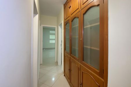 Apartamento para alugar com 170m², 4 quartos e 3 vagas Apartamento para alugar com 170m², 4 quartos e 3 vagasCorredor