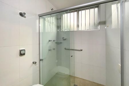 Apartamento para alugar com 170m², 4 quartos e 3 vagas Apartamento para alugar com 170m², 4 quartos e 3 vagasBanheiro da Suíte 1