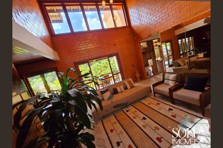 Casa de condomínio à venda com 413m², 4 quartos e 3 vagas