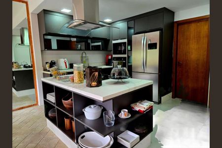 Casa de condomínio à venda com 413m², 4 quartos e 3 vagas