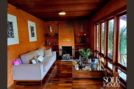 Casa de condomínio à venda com 413m², 4 quartos e 3 vagas