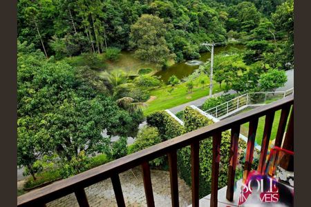 Casa de condomínio à venda com 413m², 4 quartos e 3 vagas