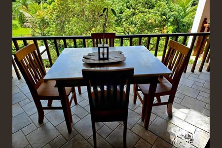 Casa de condomínio à venda com 413m², 4 quartos e 3 vagas