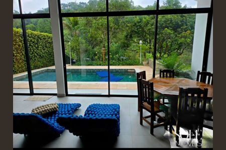 Casa de condomínio à venda com 413m², 4 quartos e 3 vagas