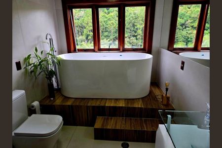 Casa de condomínio à venda com 413m², 4 quartos e 3 vagas