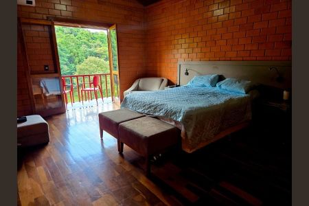 Casa de condomínio à venda com 413m², 4 quartos e 3 vagas