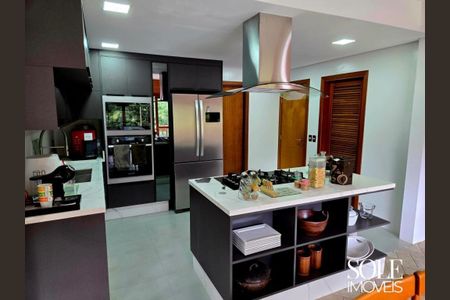 Casa de condomínio à venda com 413m², 4 quartos e 3 vagas