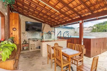 Casa à venda com 450m², 4 quartos e sem vaga