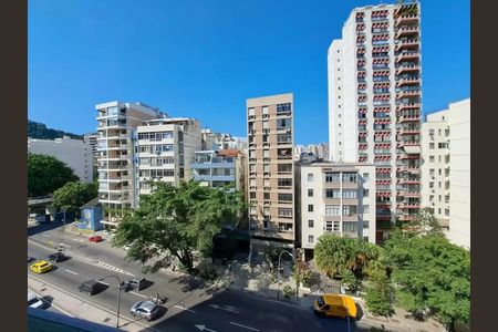 Apartamento à venda com 98m², 2 quartos e 1 vaga