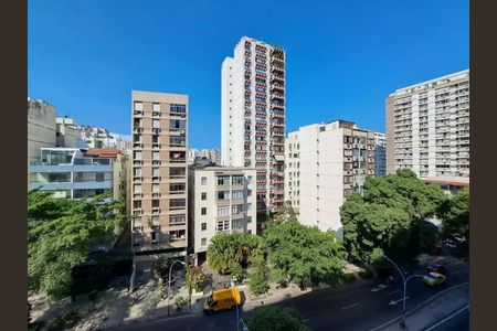 Apartamento à venda com 98m², 2 quartos e 1 vaga
