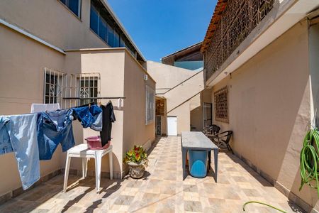 Casa à venda com 432m², 4 quartos e 4 vagasQuintal
