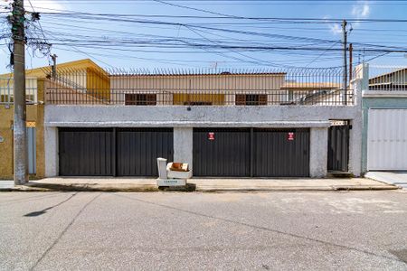 Casa à venda com 432m², 4 quartos e 4 vagasFachada