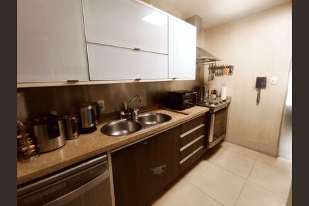 Apartamento à venda com 210m², 4 quartos e 3 vagas