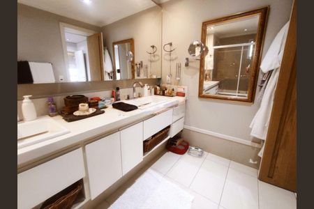 Apartamento à venda com 210m², 4 quartos e 3 vagas