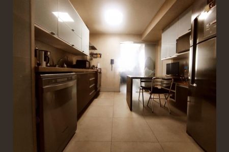 Apartamento à venda com 210m², 4 quartos e 3 vagas